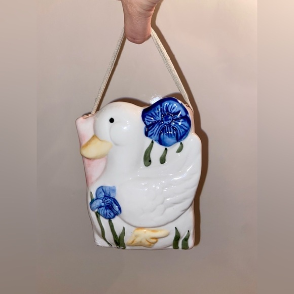 3/55$ Set of 2 Vintage ceramic rectangular vase white duck & blue flowers - Picture 4 of 15